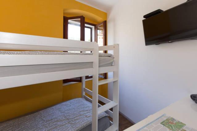 Hostel Kvarner- Private Rooms & Dorms Rijeka Luaran gambar
